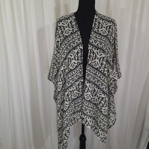 Sonoma Black White Knit Poncho Open Front Layering Wrap 1 Size Cozy Boho Casual - Picture 1 of 11
